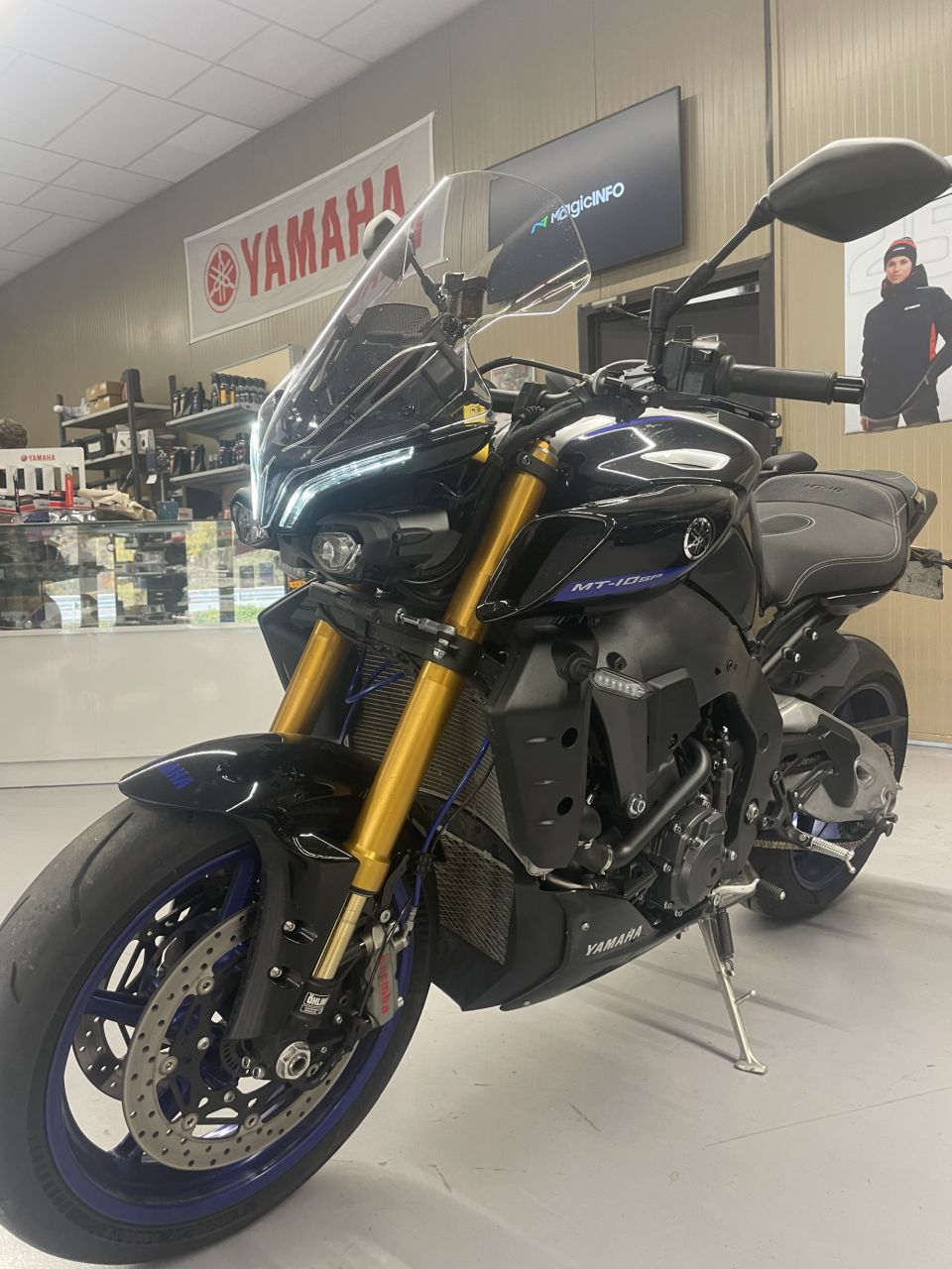 YAMAHA MT-10 SP 4