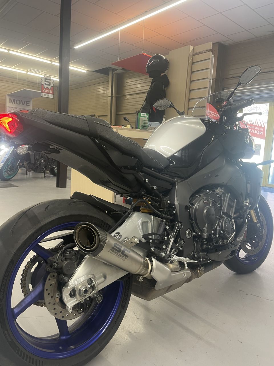 YAMAHA MT-10 SP 4
