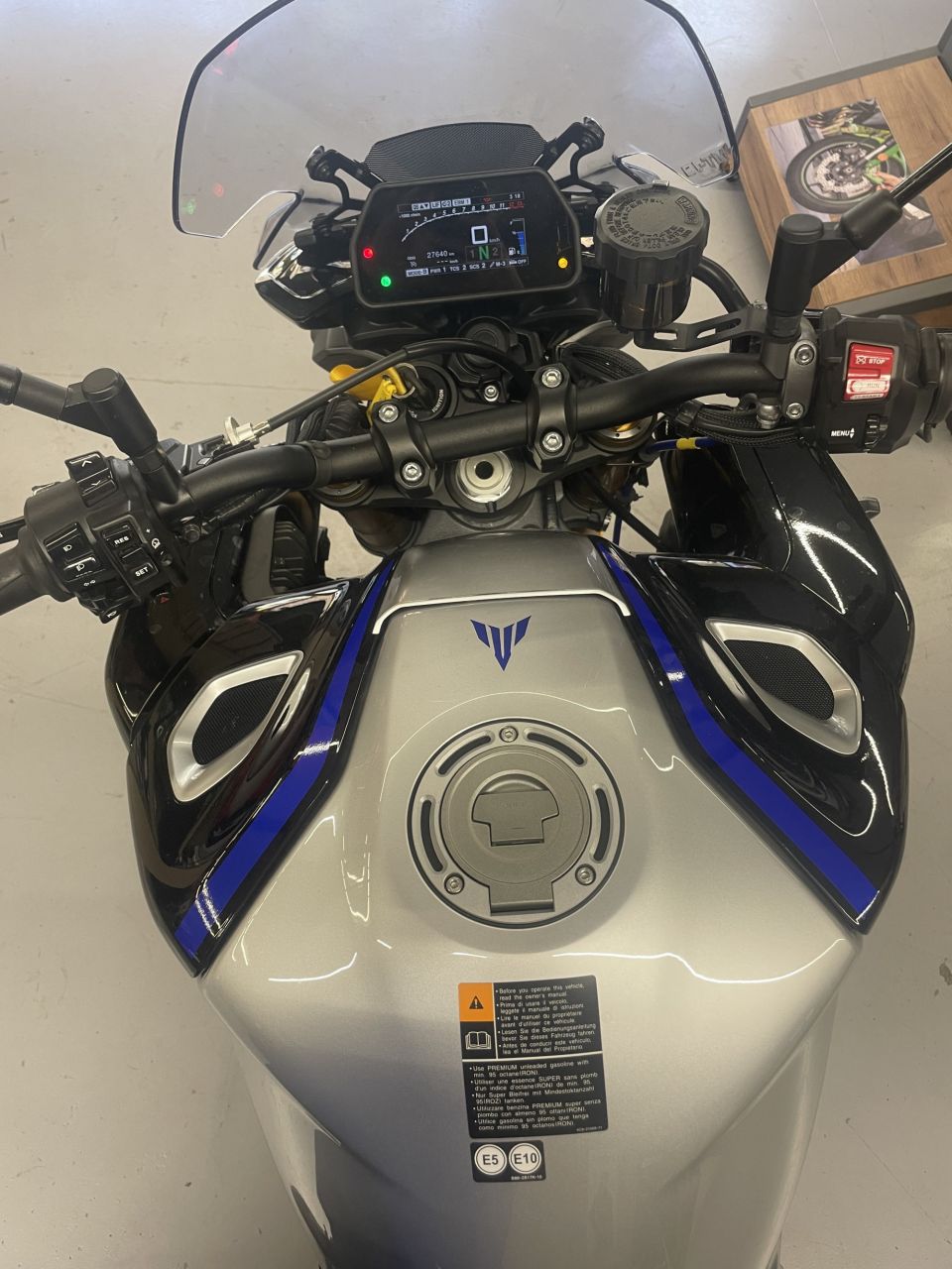 YAMAHA MT-10 SP 4