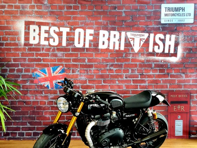 TRIUMPH THRUXTON 1200 RS 4