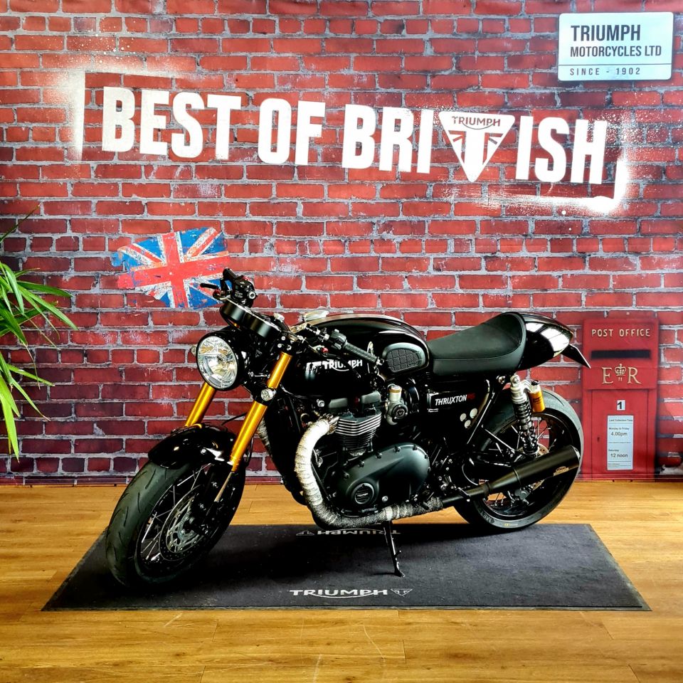 TRIUMPH THRUXTON 1200 RS 4