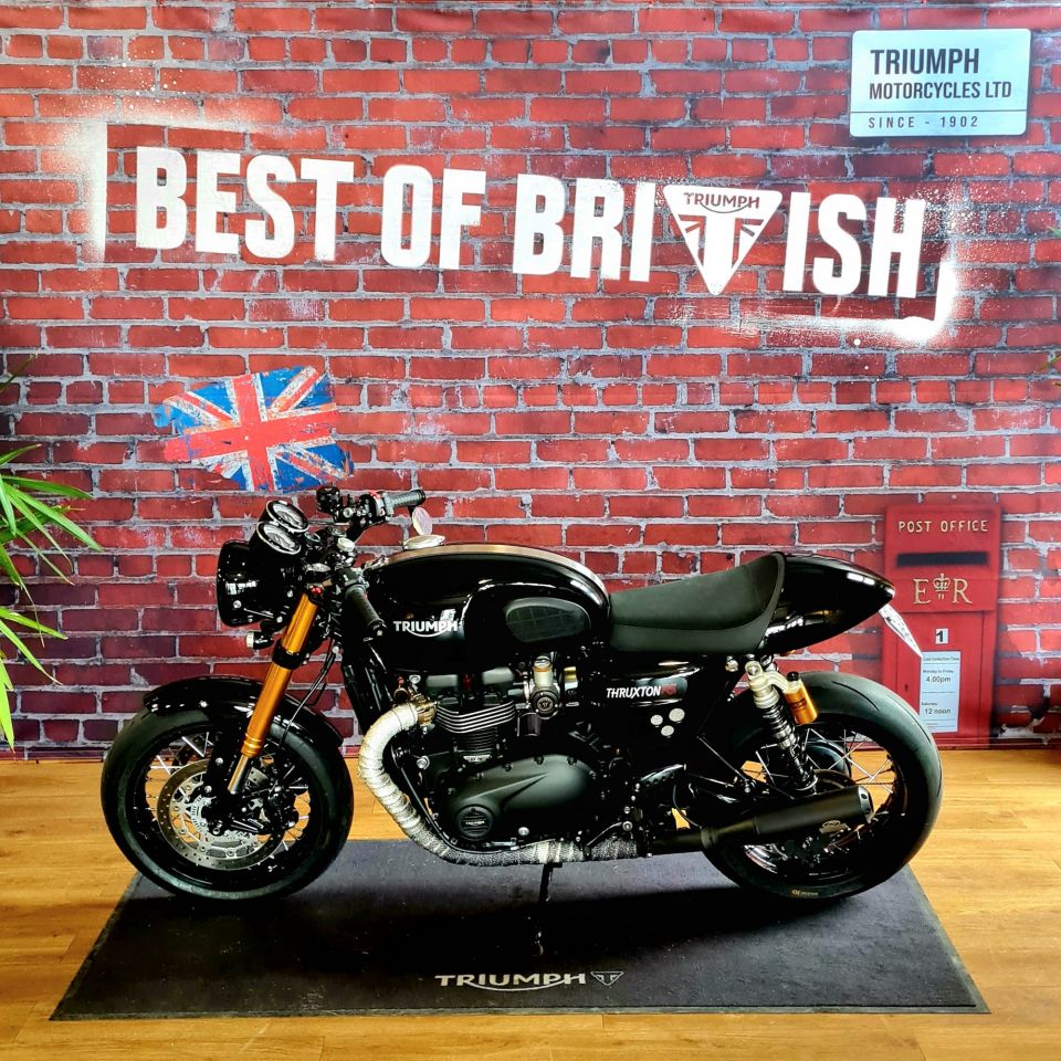 TRIUMPH THRUXTON 1200 RS 4