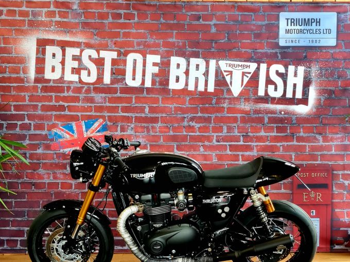 TRIUMPH THRUXTON 1200 RS 4