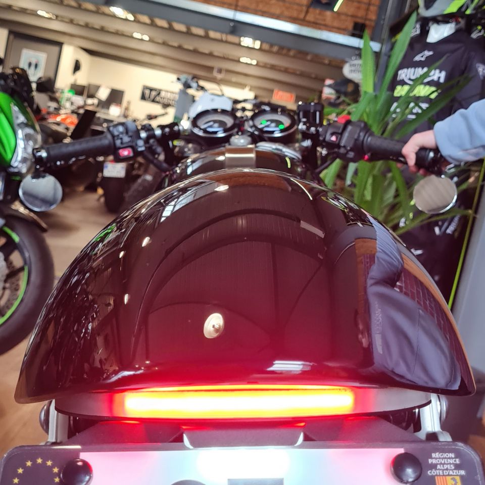 TRIUMPH THRUXTON 1200 RS 4