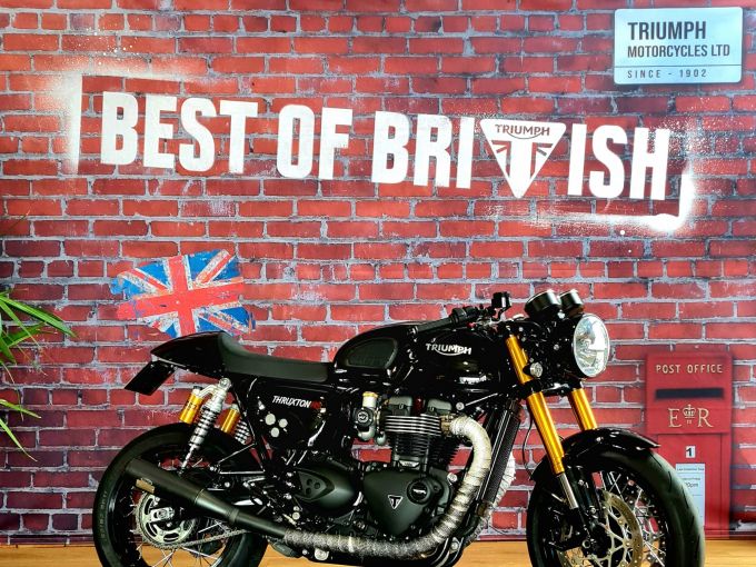 TRIUMPH THRUXTON 1200 RS 4