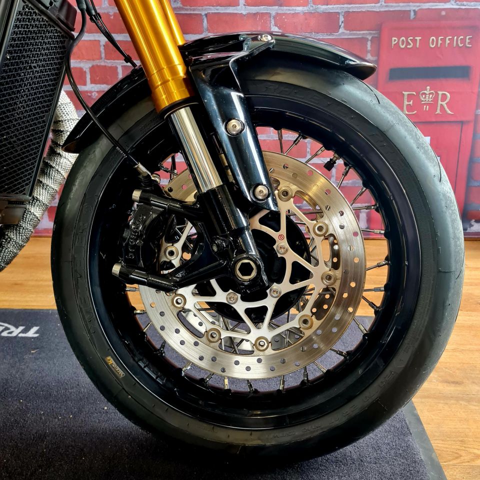 TRIUMPH THRUXTON 1200 RS 4