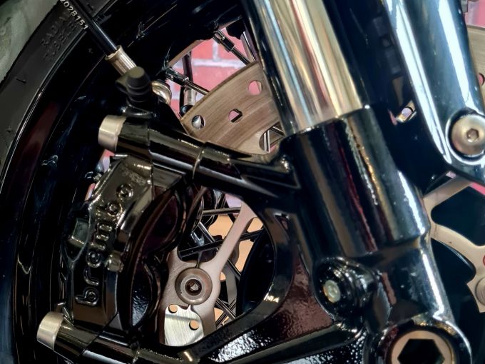 TRIUMPH THRUXTON 1200 RS 4