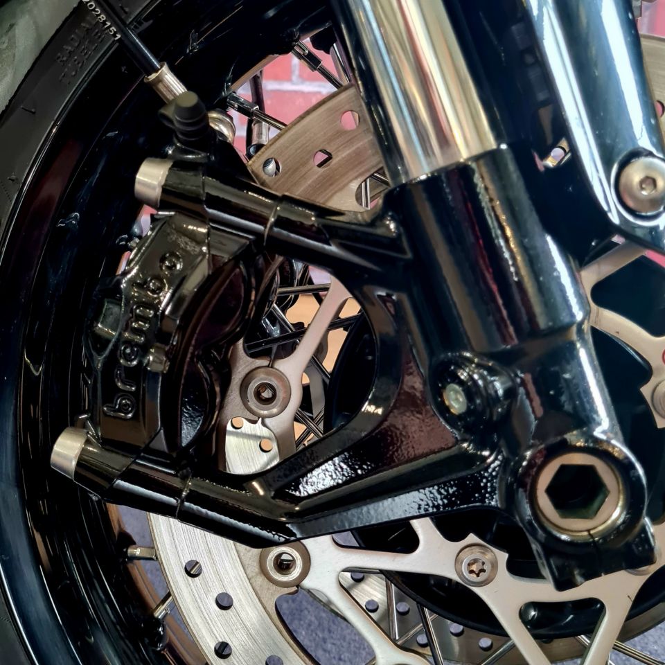 TRIUMPH THRUXTON 1200 RS 4