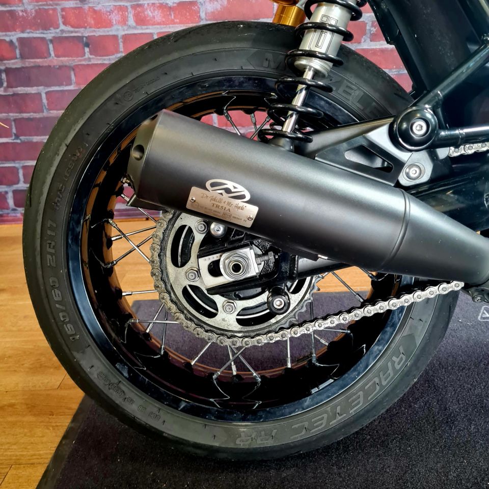 TRIUMPH THRUXTON 1200 RS 4