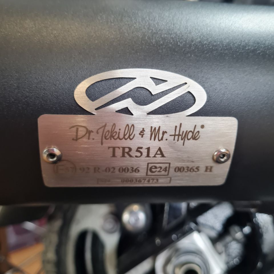 TRIUMPH THRUXTON 1200 RS 4