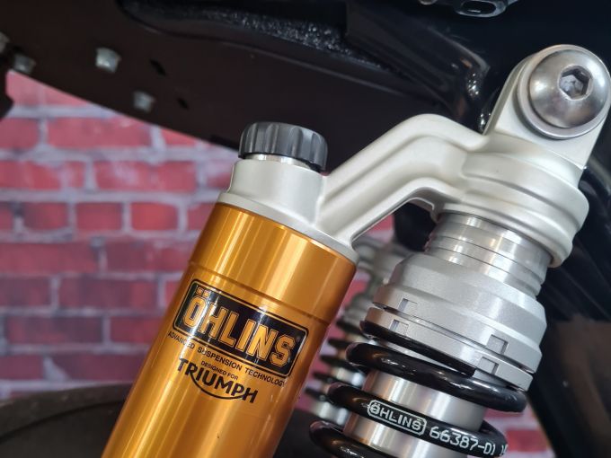 TRIUMPH THRUXTON 1200 RS 4