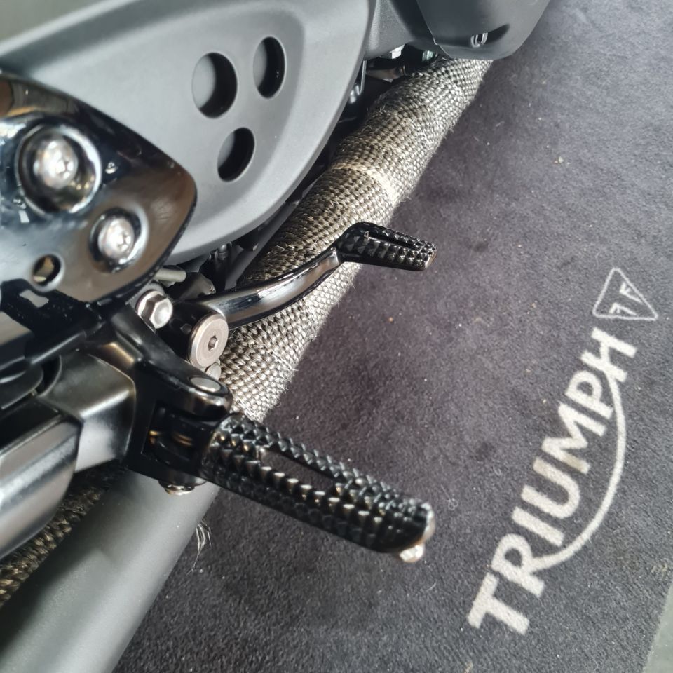 TRIUMPH THRUXTON 1200 RS 4