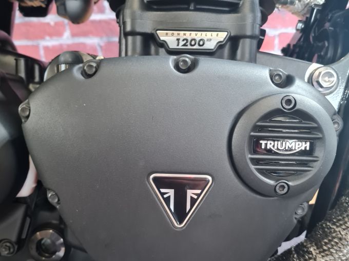 TRIUMPH THRUXTON 1200 RS 4