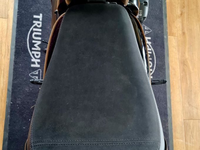 TRIUMPH THRUXTON 1200 RS 4