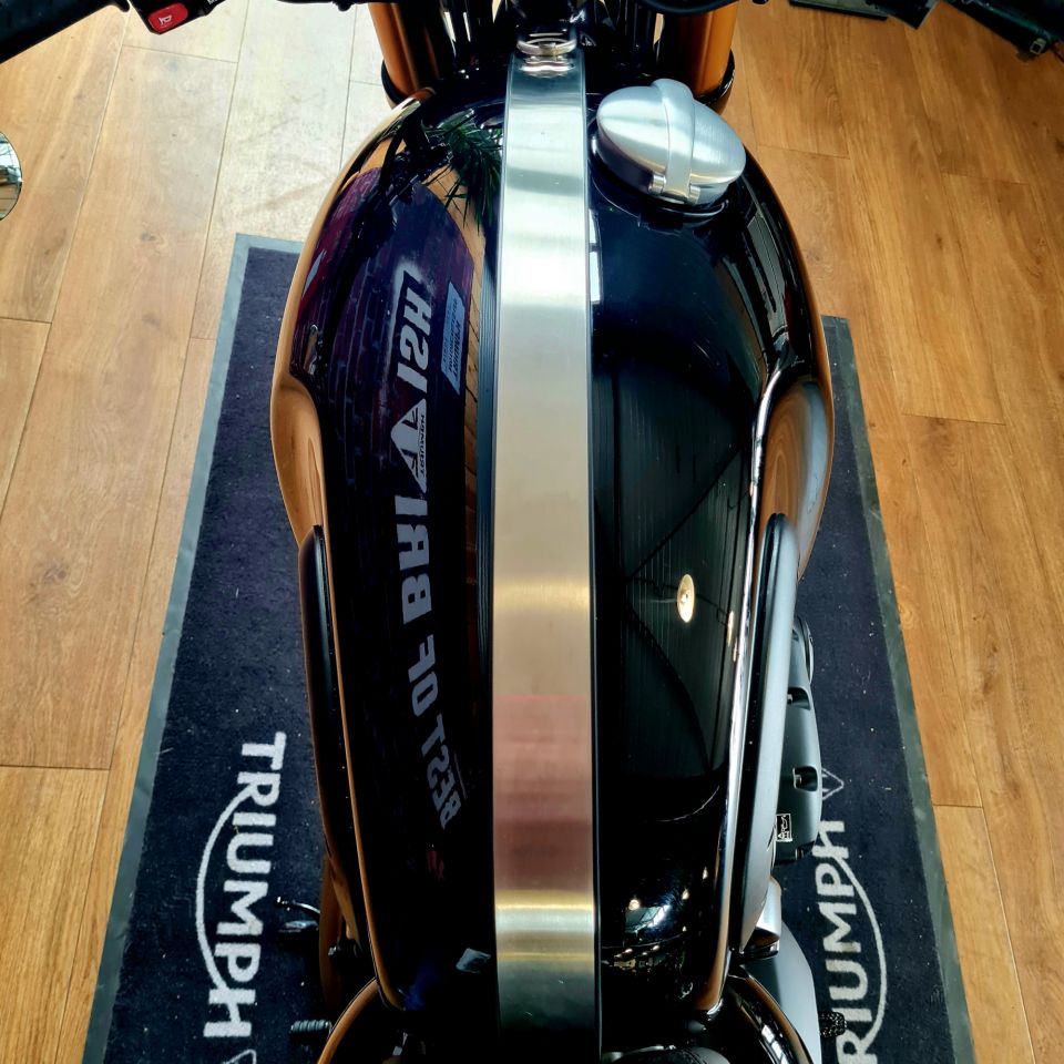 TRIUMPH THRUXTON 1200 RS 4