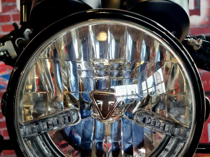 TRIUMPH THRUXTON 1200 RS 4