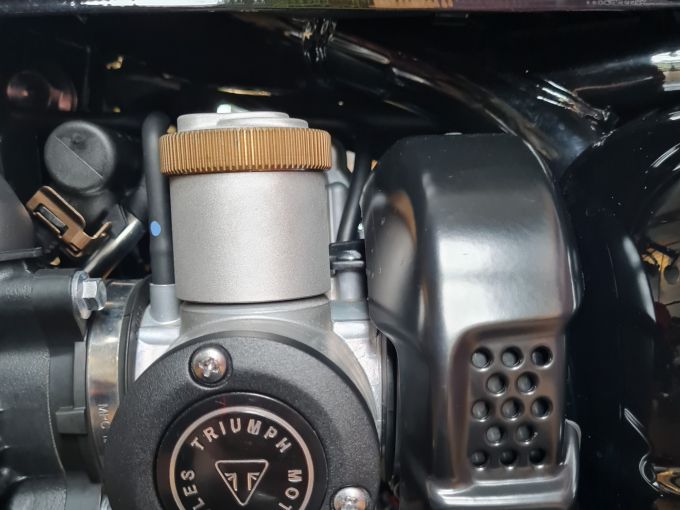 TRIUMPH THRUXTON 1200 RS 4