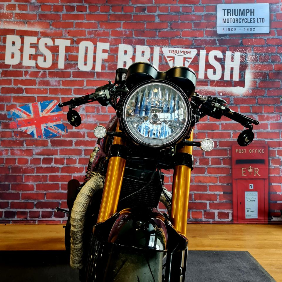 TRIUMPH THRUXTON 1200 RS 4