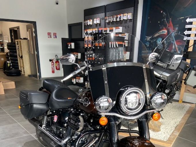 HARLEY-DAVIDSON SOFTAIL HERITAGE 1868 CLASSIC 4