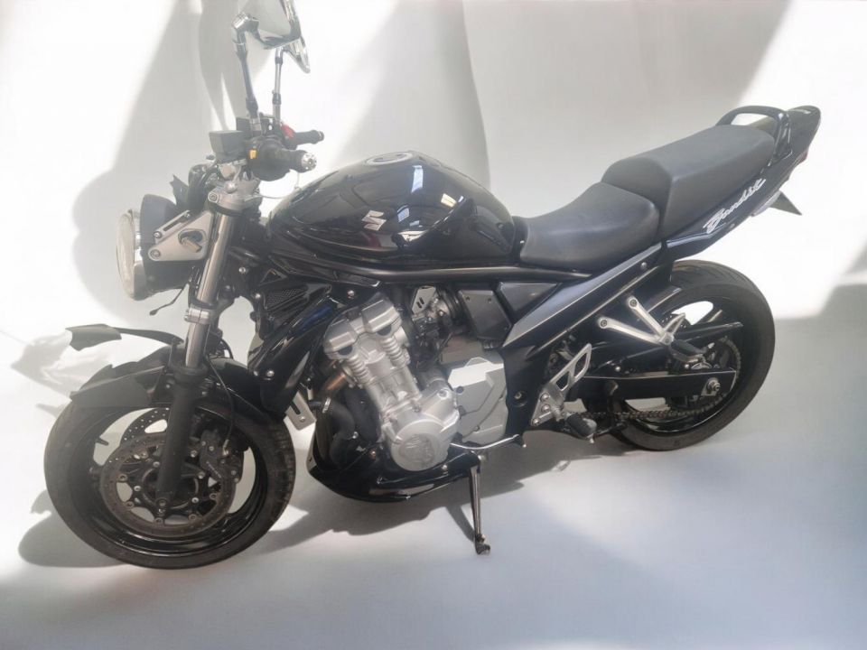 SUZUKI GSF 650 N BANDIT 4