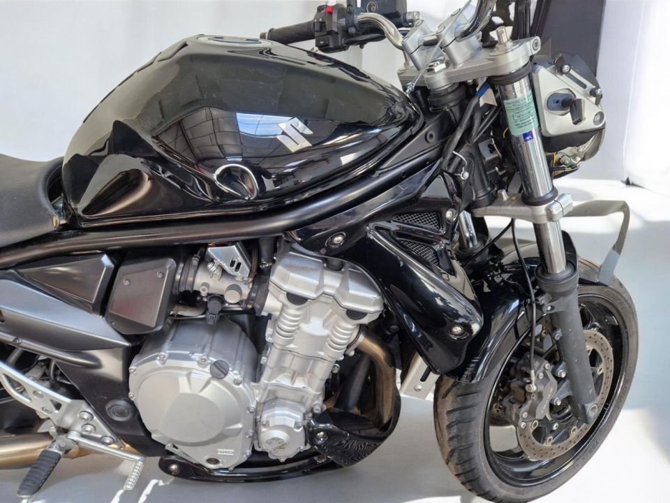 SUZUKI GSF 650 N BANDIT 4