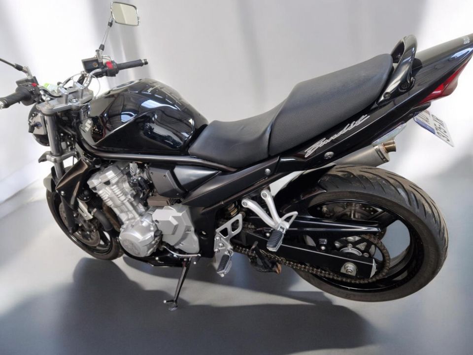 SUZUKI GSF 650 N BANDIT 4