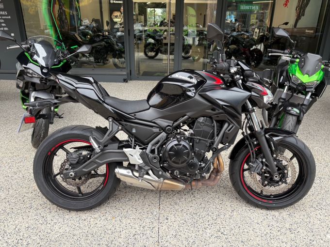 KAWASAKI Z 650 (47.5CV) 4