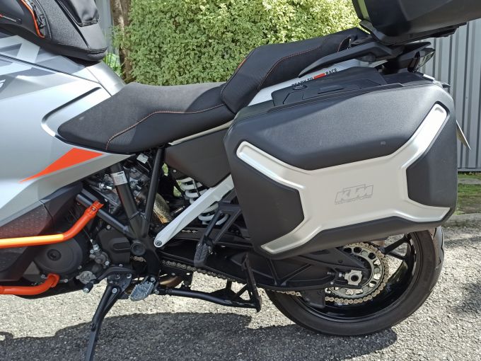 KTM 1290 SUPER ADVENTURE S 4