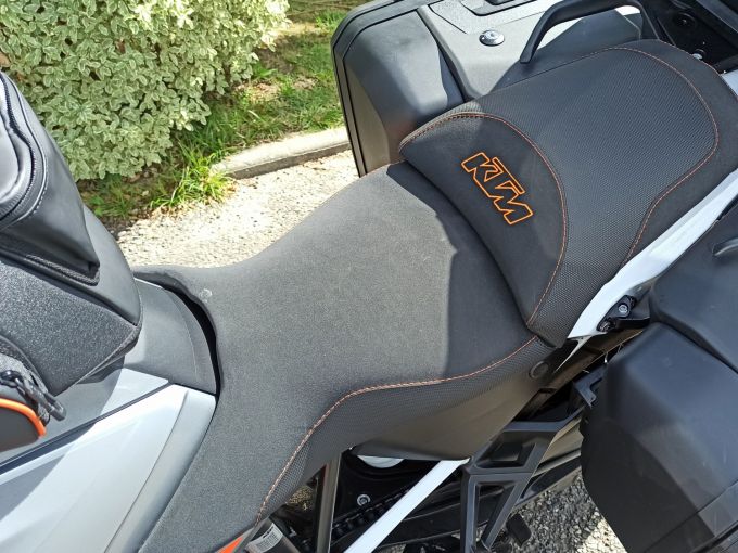 KTM 1290 SUPER ADVENTURE S 4