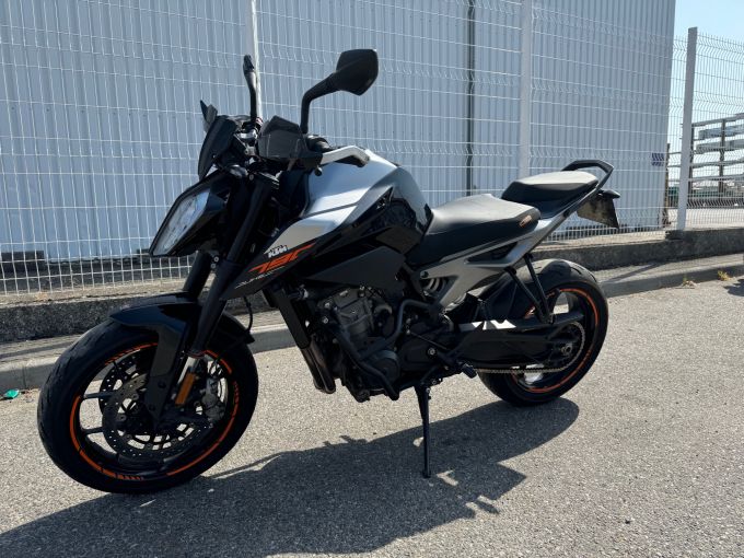 KTM 790 DUKE 4