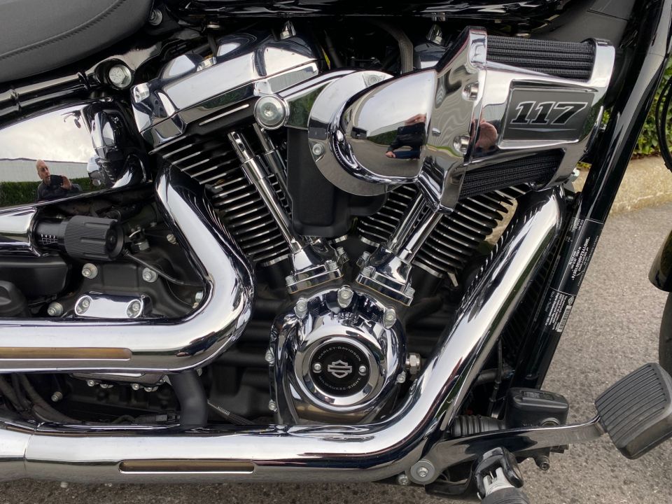 HARLEY-DAVIDSON SOFTAIL BREAKOUT 1923 4