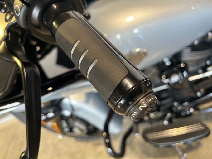 HARLEY-DAVIDSON TOURING ROAD GLIDE 1868 4