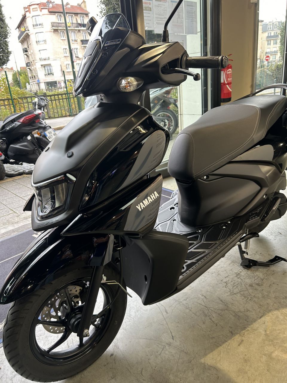 YAMAHA RayZR 125 4