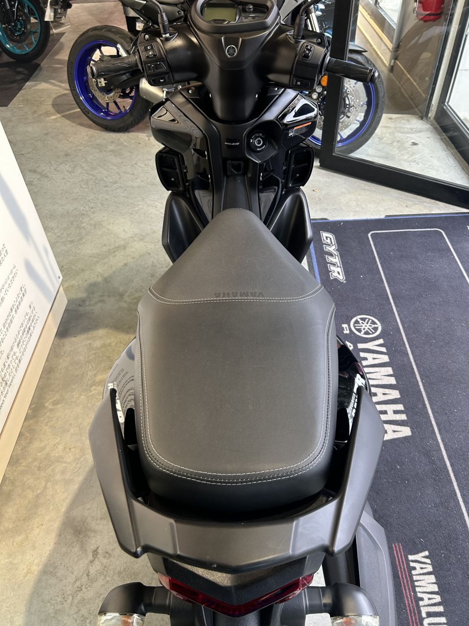 YAMAHA RayZR 125 4