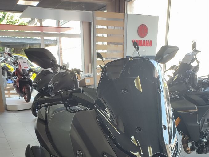 YAMAHA NMAX 125 4