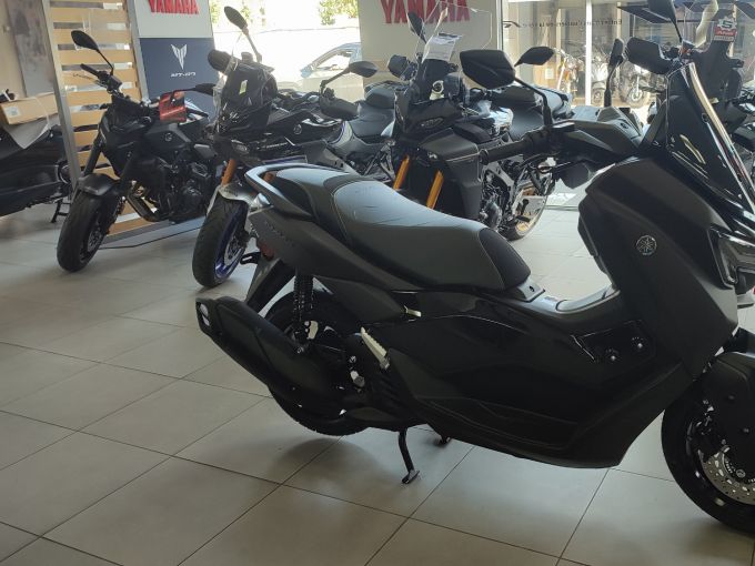 YAMAHA NMAX 125 4