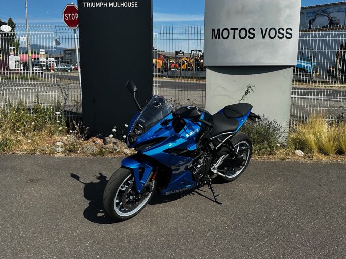 SUZUKI GSX-8R 4