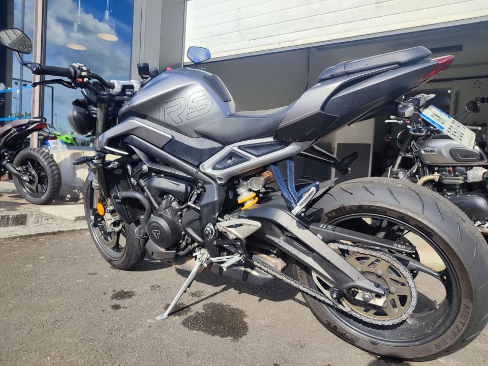 TRIUMPH STREET TRIPLE 765 RS 4