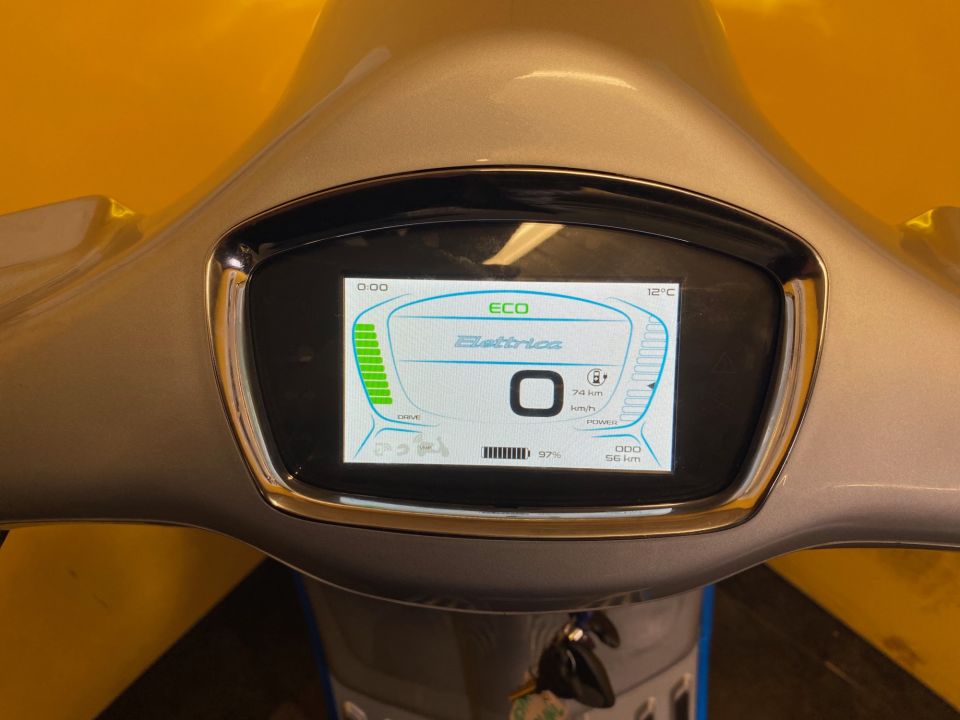 VESPA ELETTRICA 4