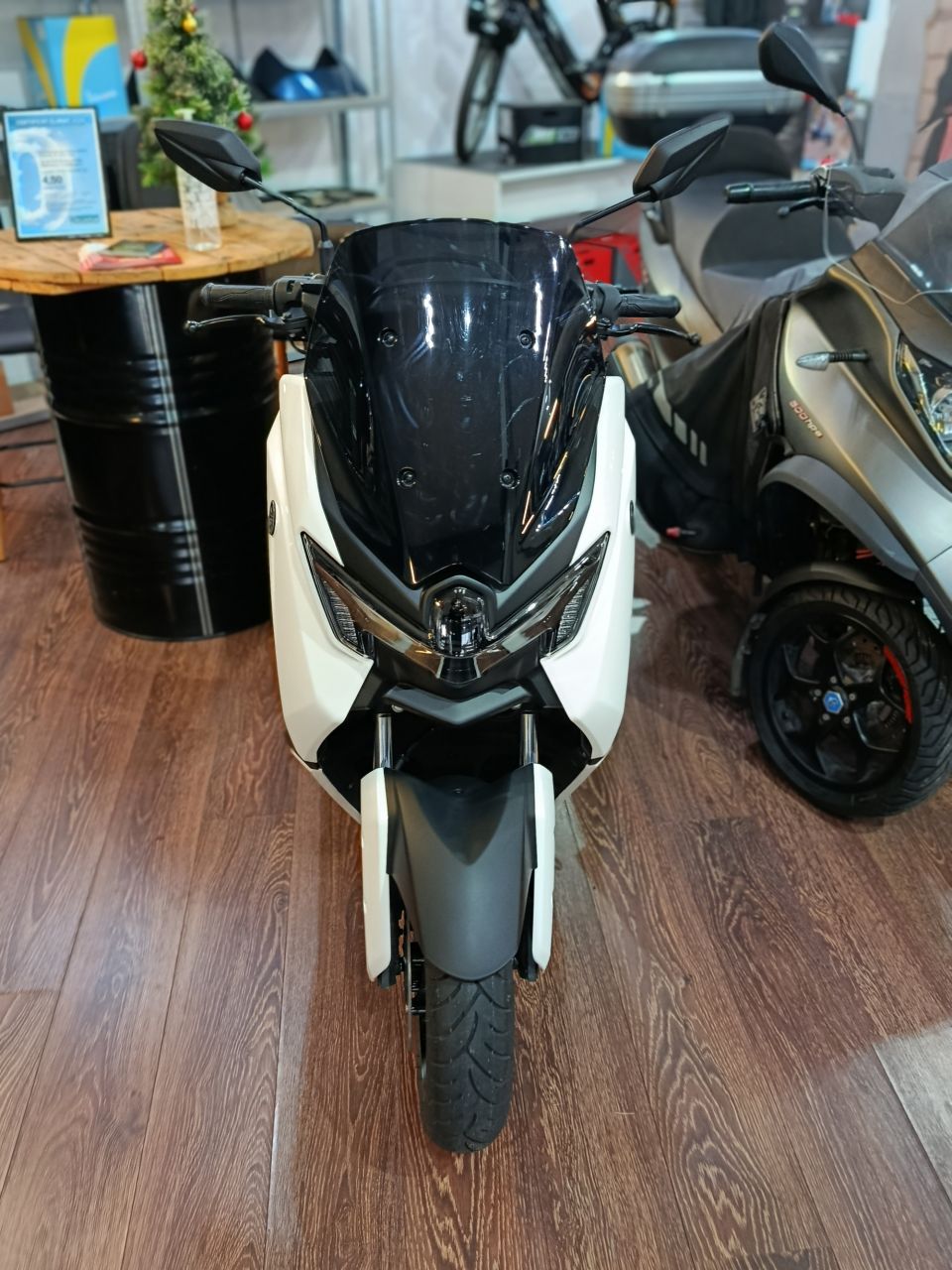 YAMAHA NMAX 125 4