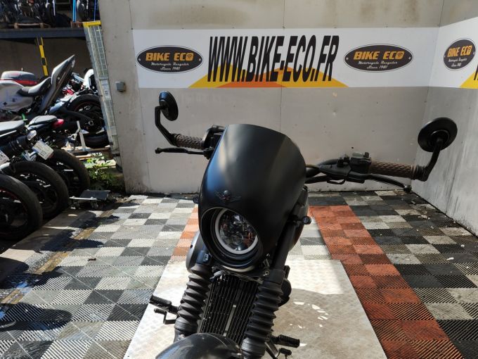 HYOSUNG GV 300 S BOBBER 4