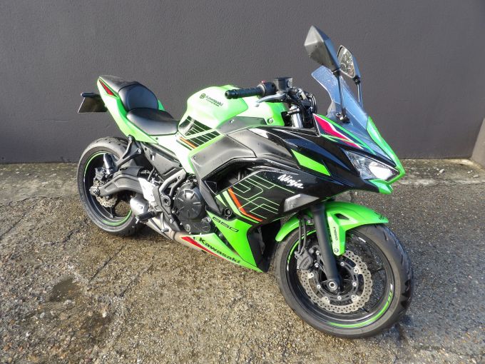 KAWASAKI NINJA 650 4