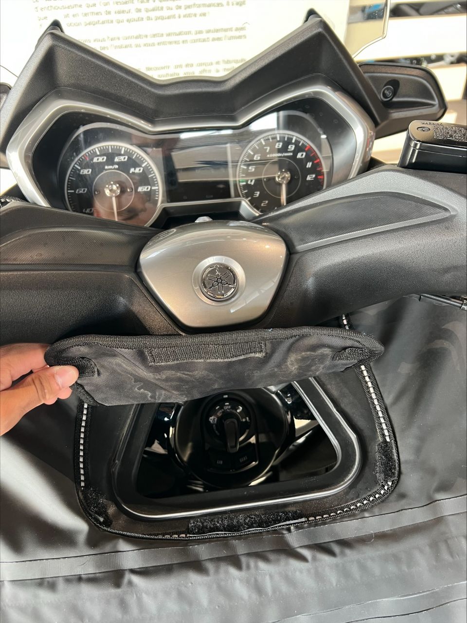 YAMAHA XMAX 125 TECH MAX 4