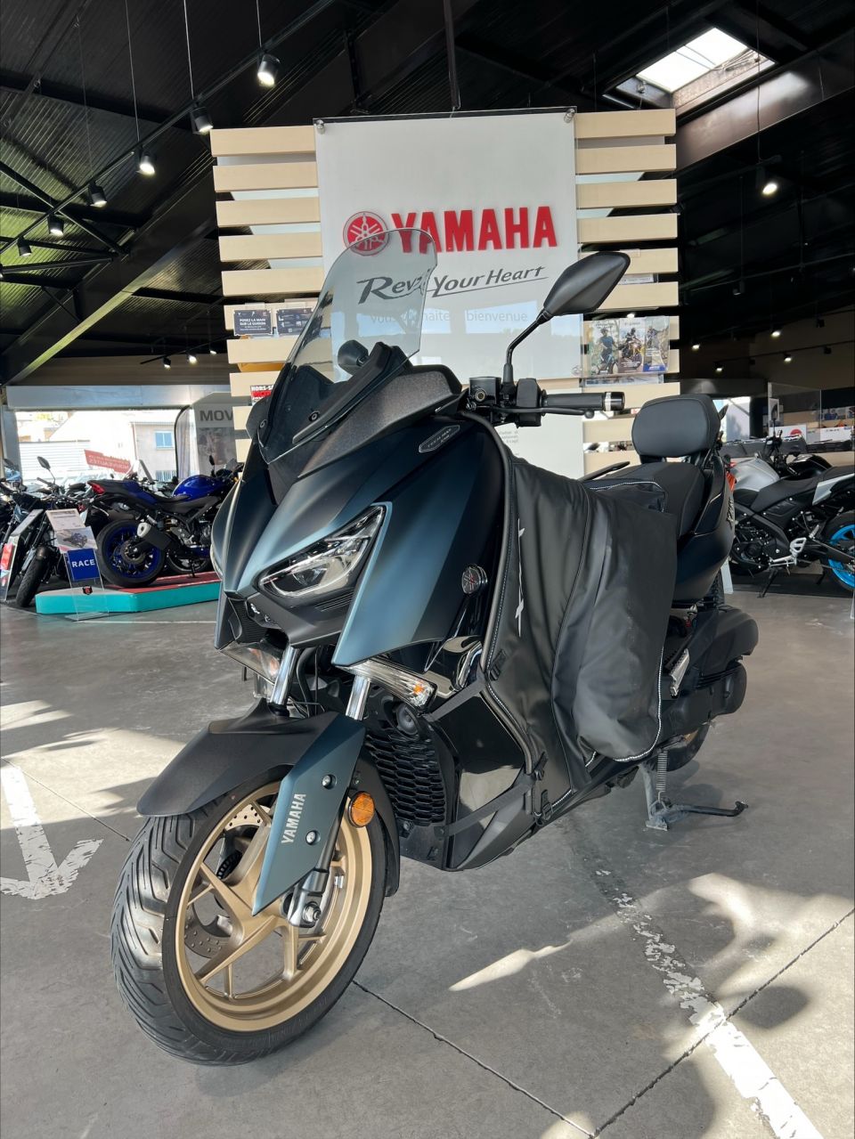YAMAHA XMAX 125 TECH MAX 4