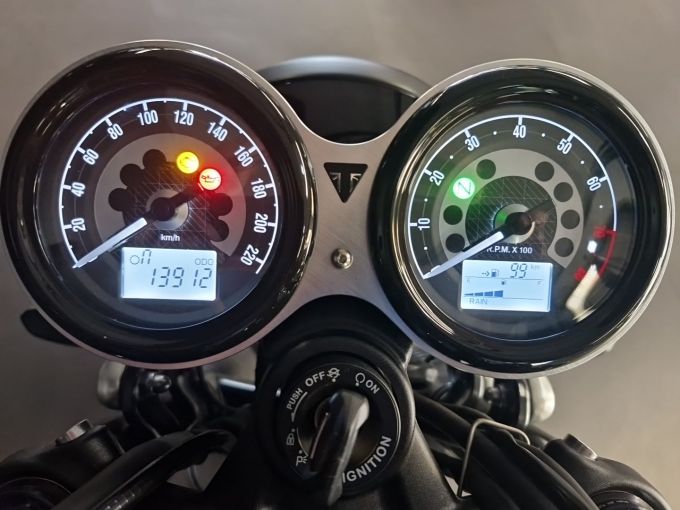 TRIUMPH SPEED TWIN 1200 4