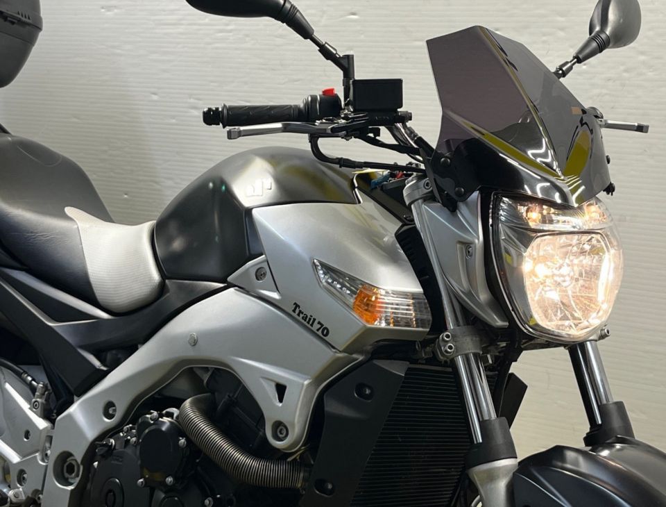SUZUKI GSR 600 4