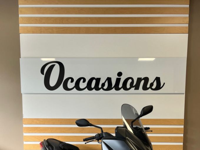 YAMAHA XMAX 125 4