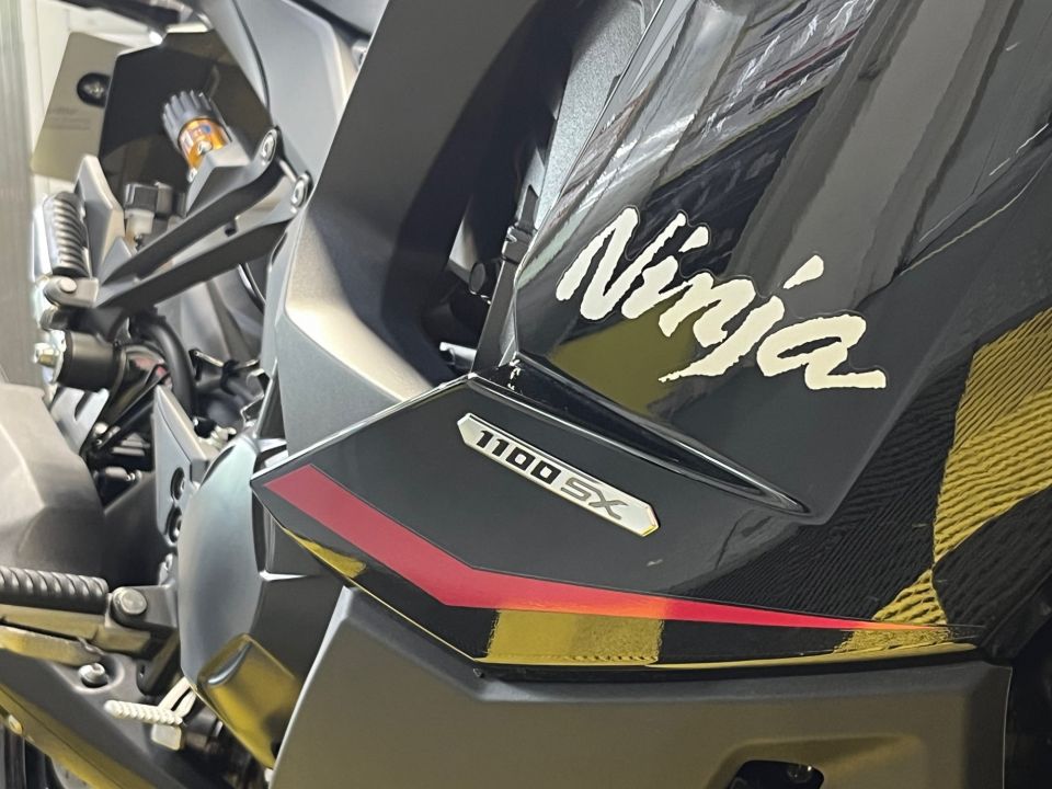 KAWASAKI NINJA 1100 SX SE 4