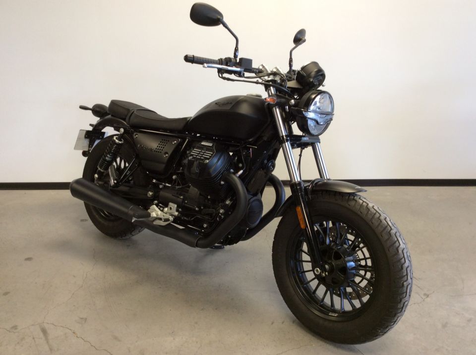 MOTO GUZZI V9 BOBBER 4