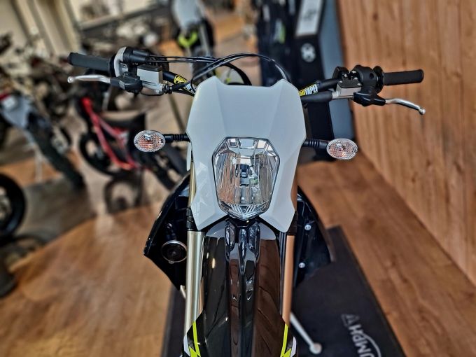 TRIUMPH TF 450-RC 4